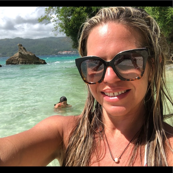 Meet your Posher, Ivette - Picture 2 of 2